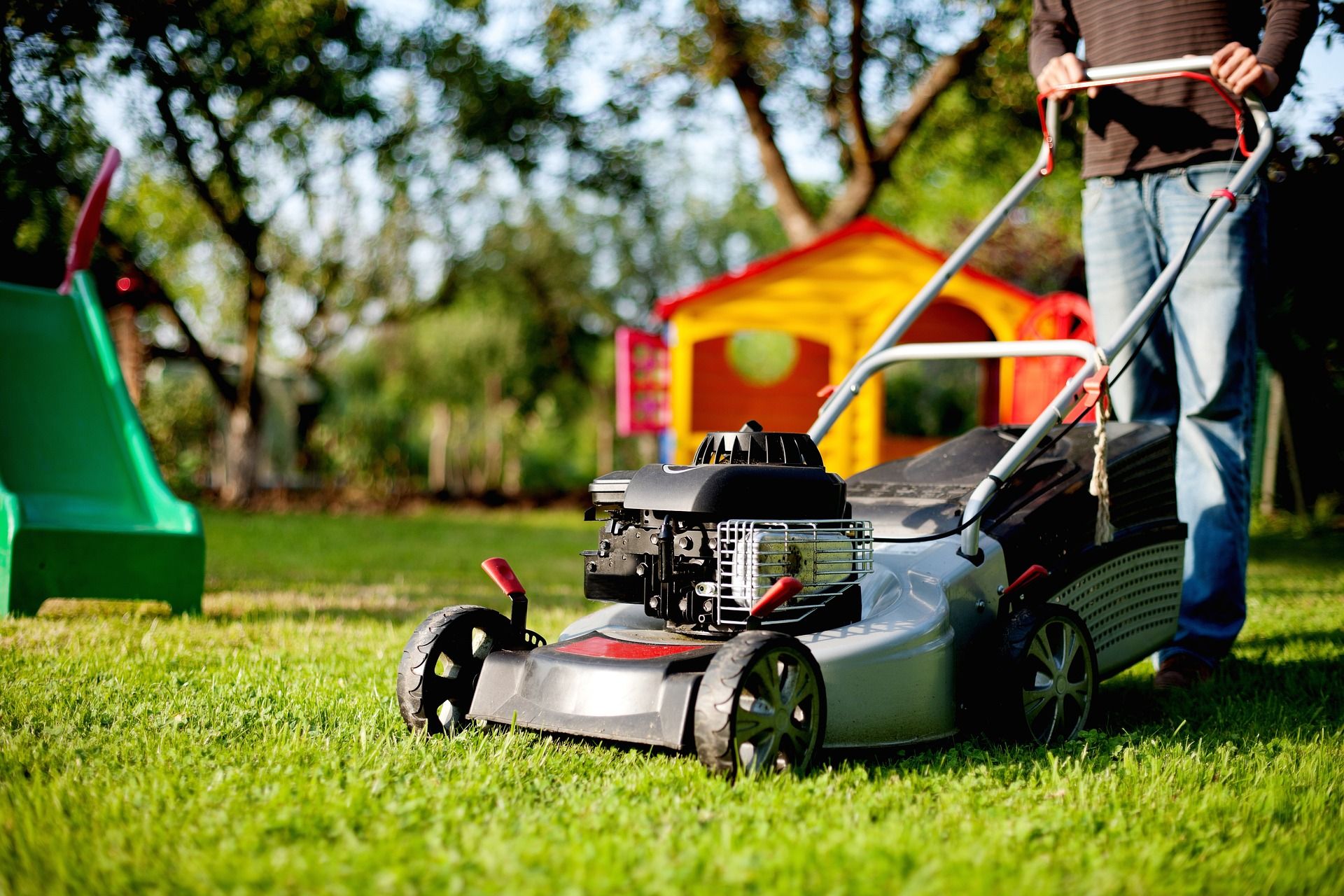 Reasons Your Lawn Mower Won't Start