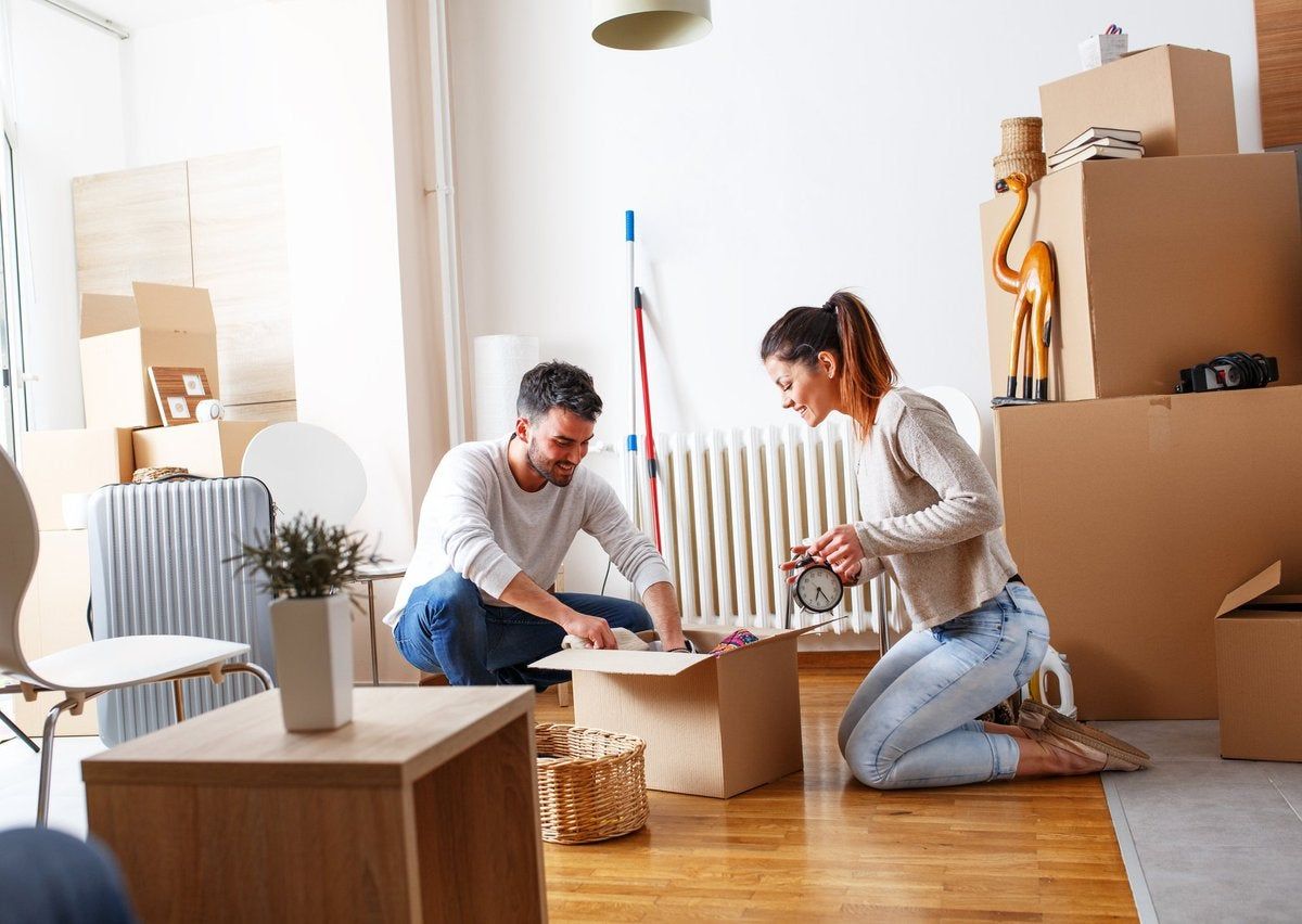 15 Dos and 5 Don'ts of Moving into Your First Apartment