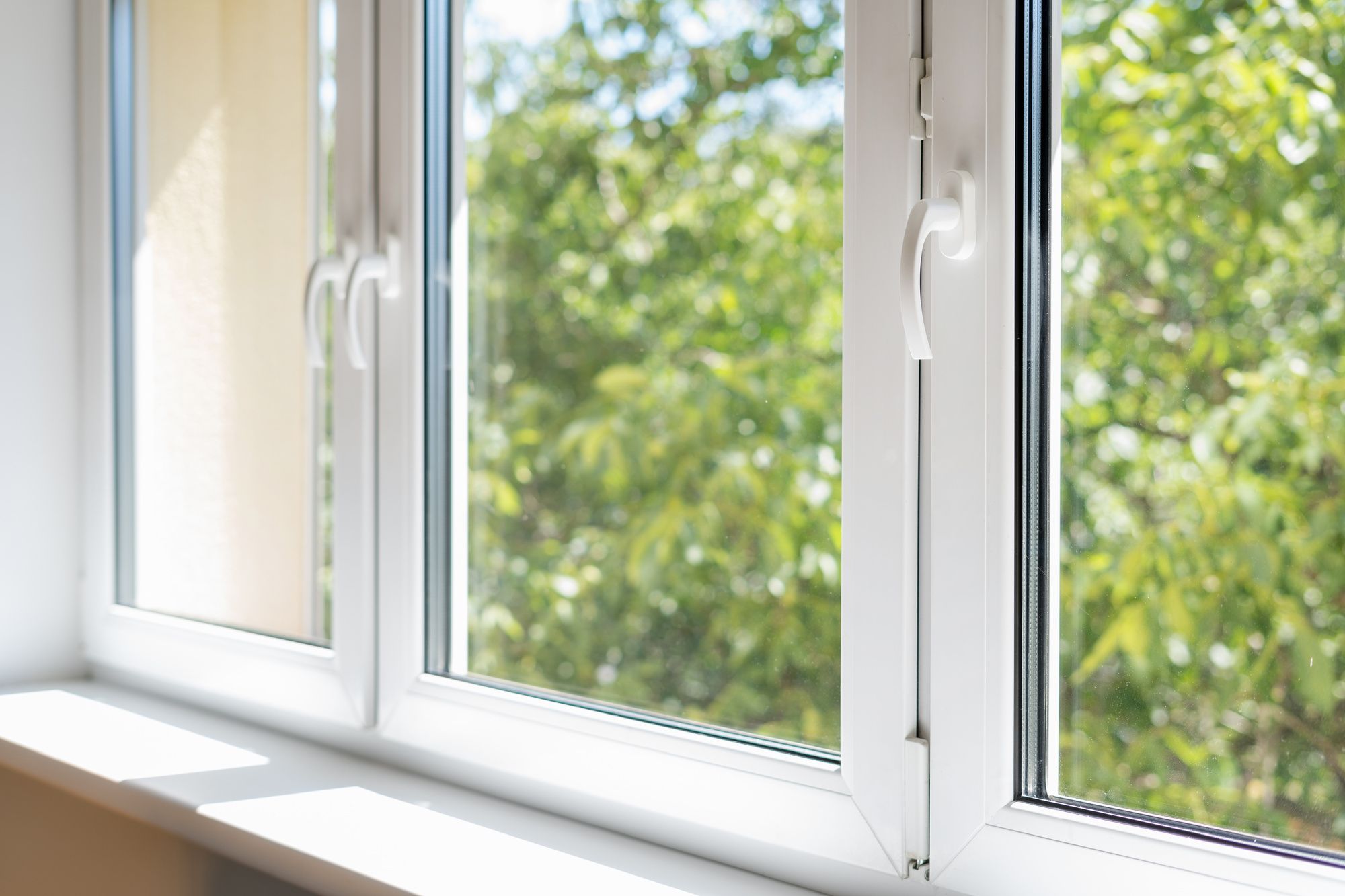 Maximizing Home Comfort: How Window Glazing Impacts Indoor Environment