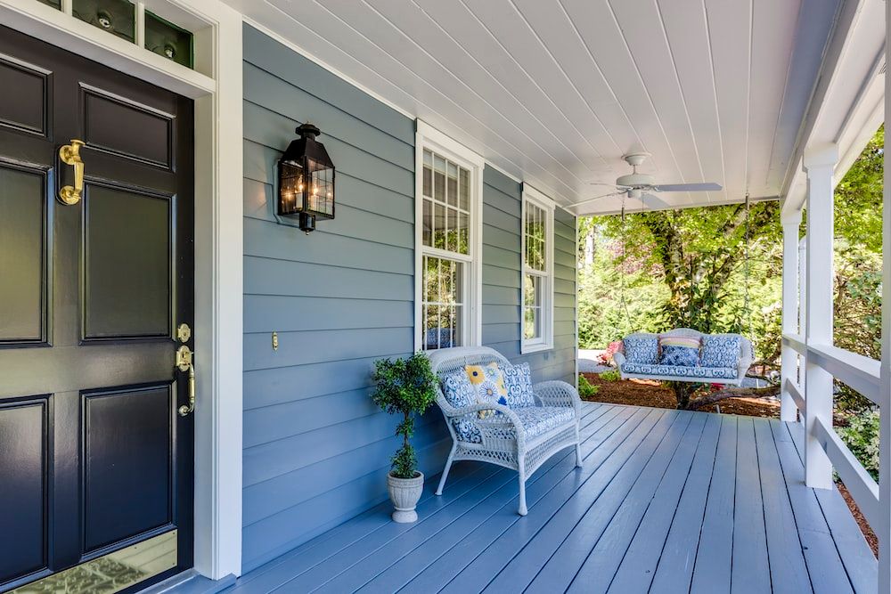 Know the Difference Between a Porch, Balcony, Veranda, Patio, and Deck