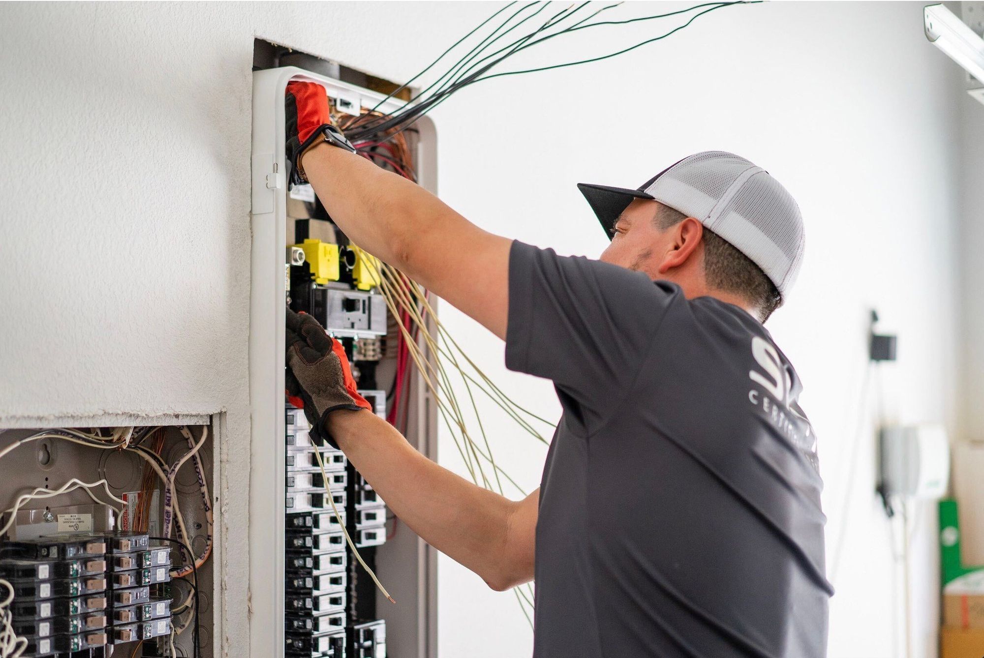 Emergency Electrical Issues & Services Every Homeowner Should Know