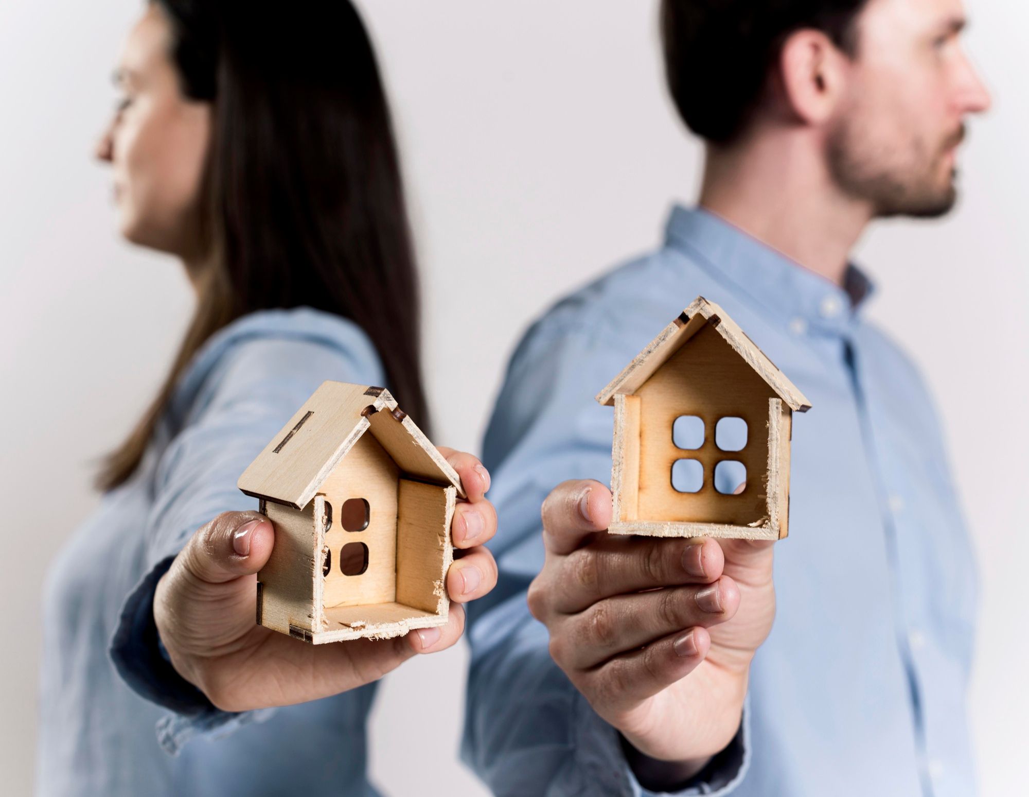 Selling the House During a Divorce: Your Helpful Guide