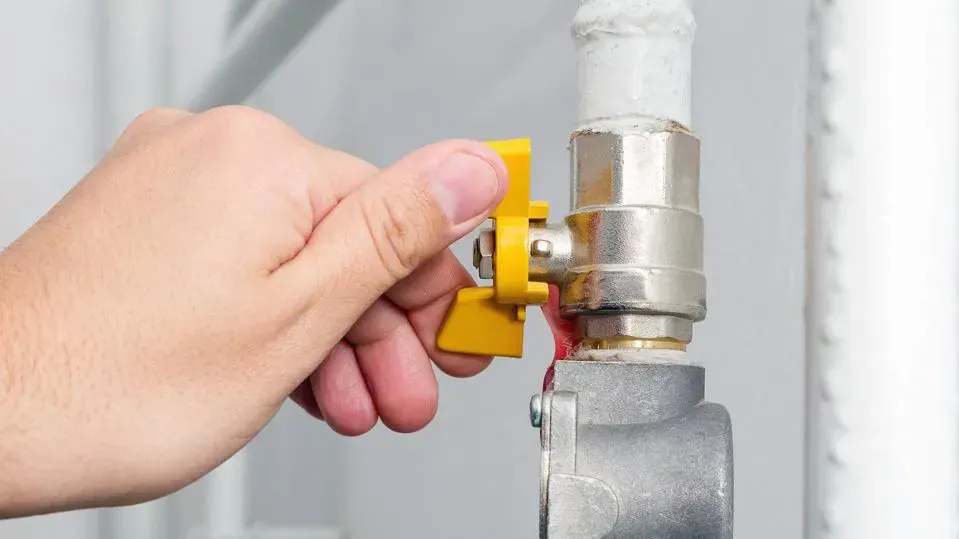 Professional Gas Fitter vs DIY: Ensuring Safety and Efficiency in Gas Fitting